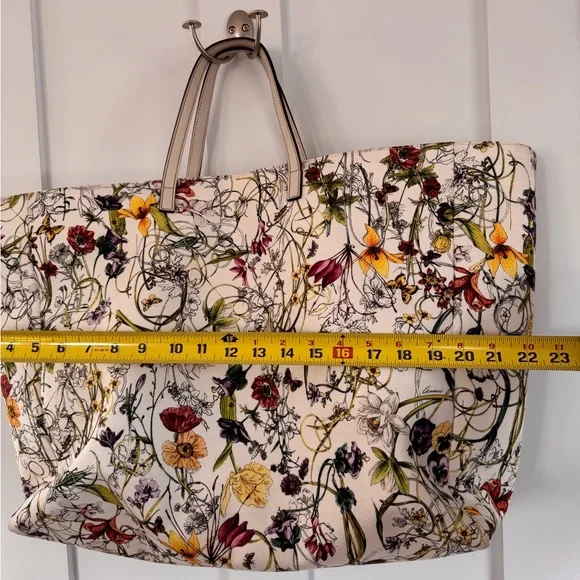 GUCCI authentic Flora tote - Picture 10 of 12